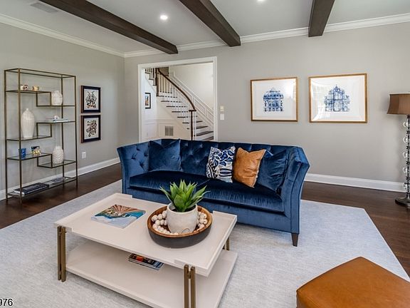 5th image of 105 Annin Rd