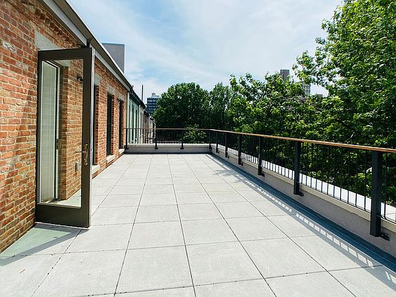 3rd image of 394 Vanderbilt Ave Unit Penthouse