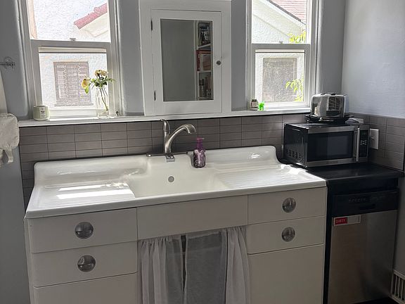 3rd image of 810 N 3rd St #1