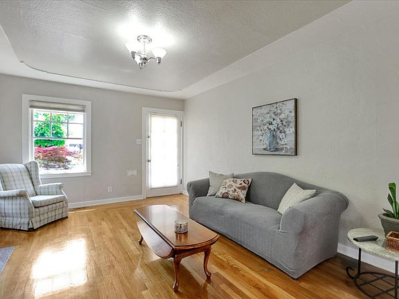 4th image of 1129 Garfield Ave