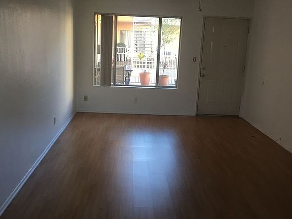 4th image of 13629 Kornblum Ave APT 05