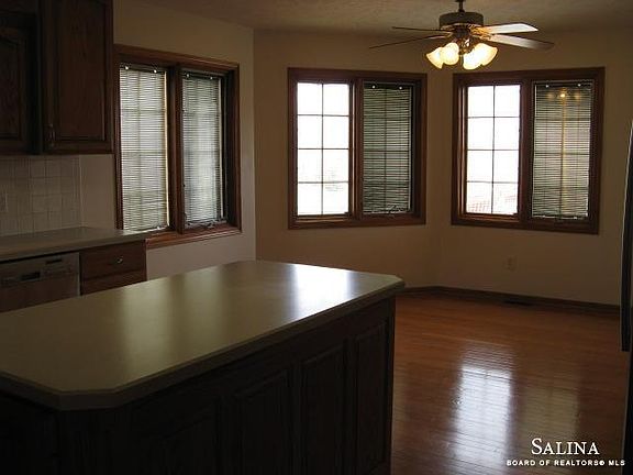 5th image of 2483 Saint Andrews Ln