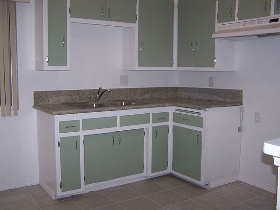 3rd image of 1712 E Route 66 APT C