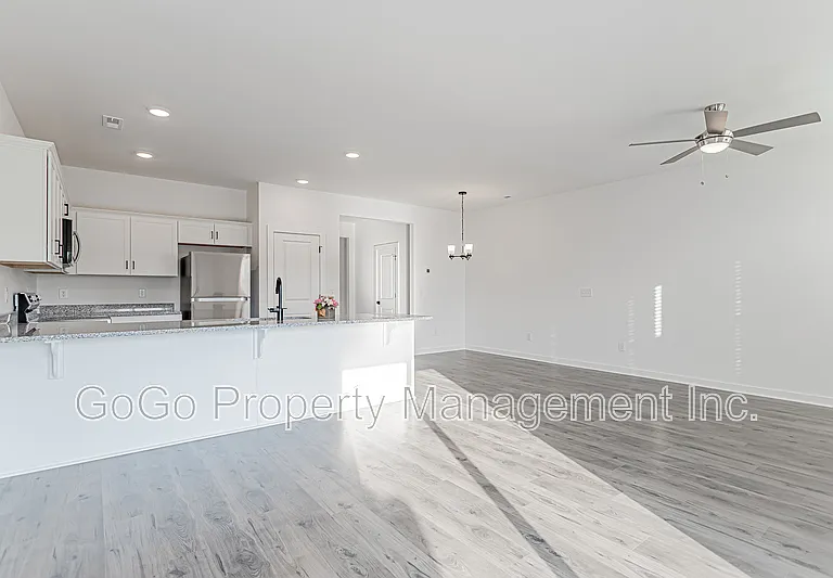 1411 Darrowby Way #1 — Photo 9