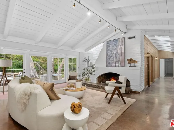 1818 Old Ranch Rd, Los Angeles, CA 90049