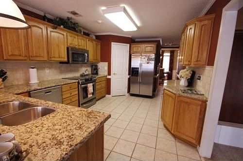 3rd image of 106 Sweet Bay Dr