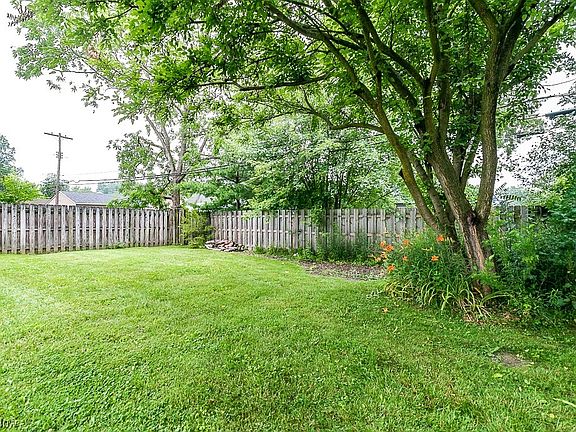5th image of 1678 Byron Dr