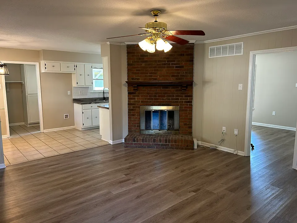 3956 Laurelhill Ln