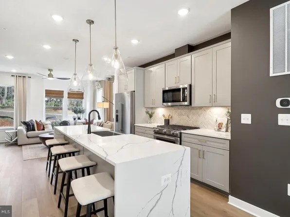 3041 Nina Clarke Dr, Rockville, MD 20850