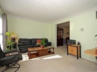 54 Barley Sheaf Rd, Flemington, NJ 08822