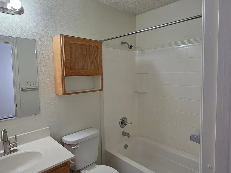 Autumn Ridge 2 BR/2 BA — Photo 20