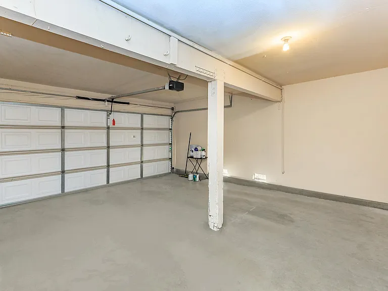Carlyle Square Apartment Homes — Photo 53