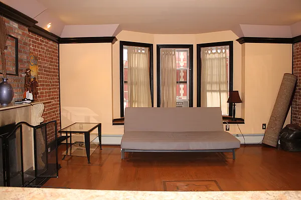 Rented by Rapid Realty Williamsburg | media 14
