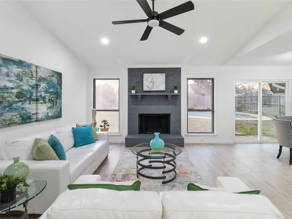 1900 Secret Ct, Arlington, TX 76006