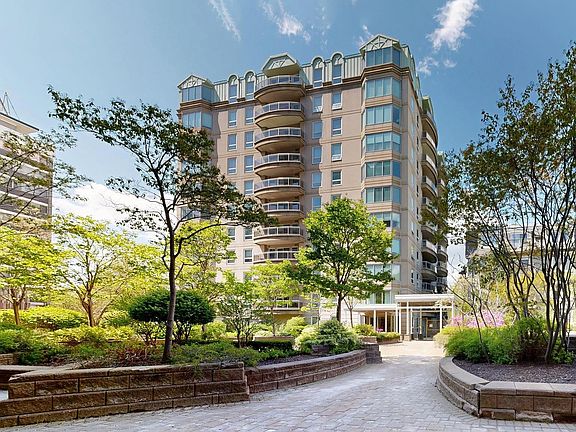 2nd image of 1540 Summer St #604