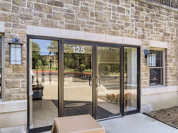 2nd image of 125 Lakeview Dr Unit 306