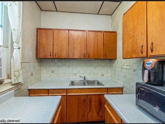 4th image of 4101 John Ave