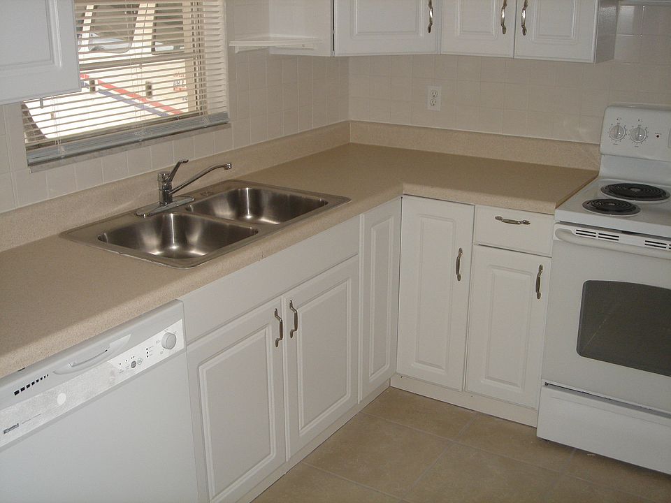 2nd image of 3010 Holly Ave #Na