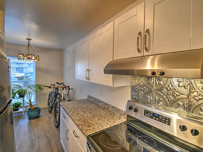910 I St #C — Photo 18