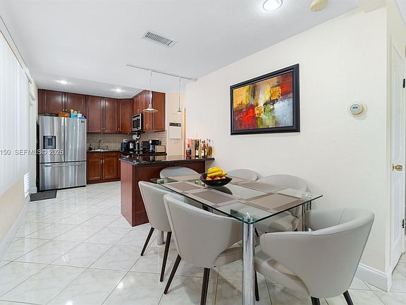 5th image of 4521 NE 21st Ave APT 1