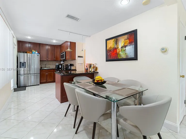 4521 NE 21st Ave #1 — Photo 5