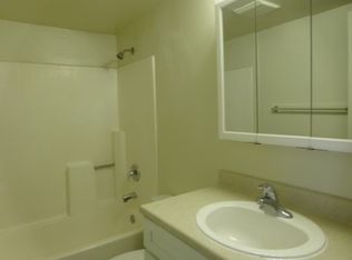 525 Acacia Rd APT B, Santa Paula, CA 93060