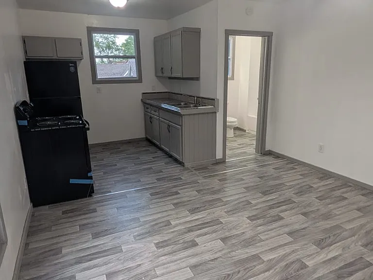 418 Harbor St #3 — Photo 1