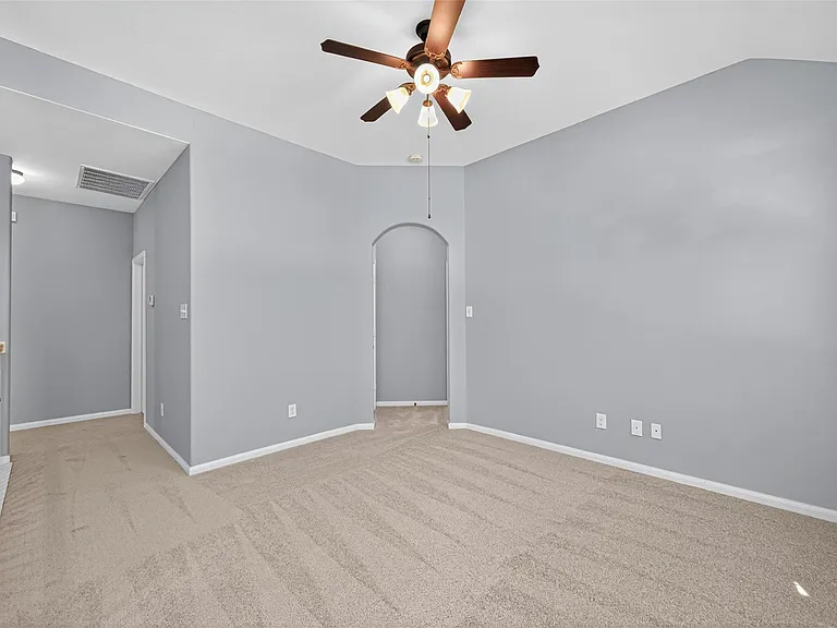 137 Cheswood Manor Dr — Photo 18