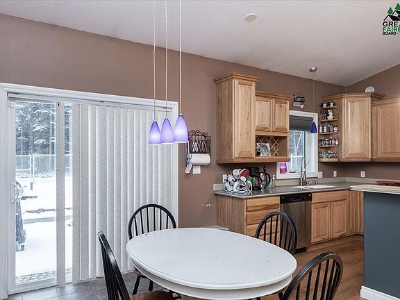 4th image of 2871 Bear Ave