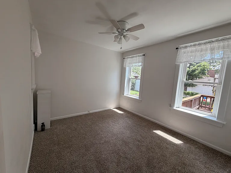 3850-3852 De Tonty St #3852B — Photo 8