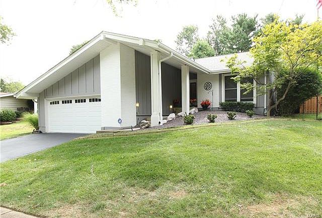 2nd image of 2044 Pheasant Run Dr
