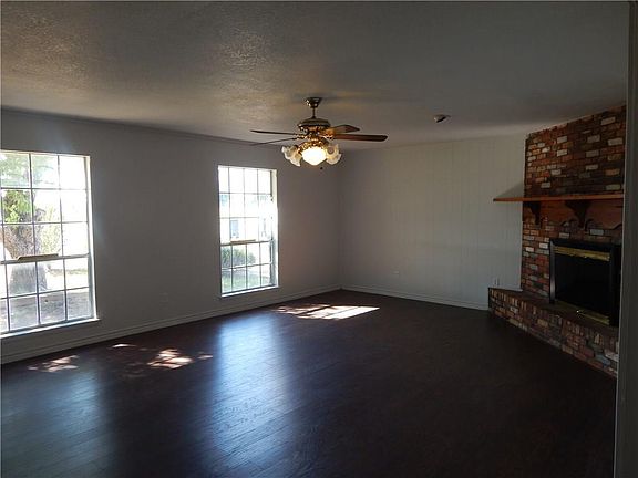 5th image of 1010 Woodard Ave