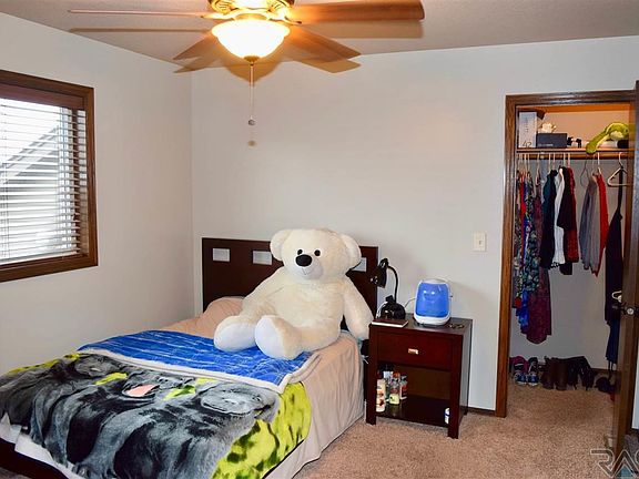 5th image of 902 Greyhawk Ct