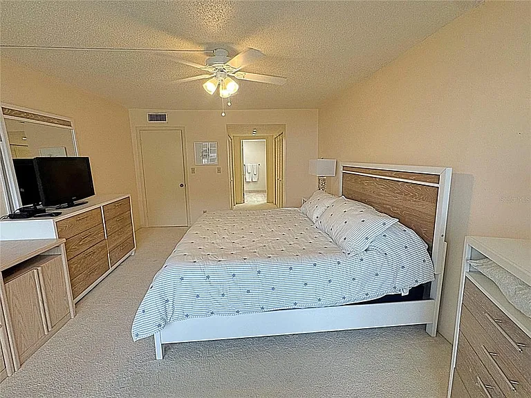 1460 Gulf Blvd #411 — Photo 23