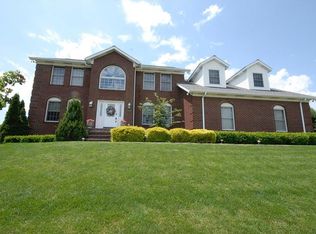 345 Saratoga Dr, Uniontown, PA