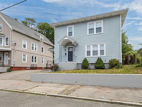 3rd image of 200 Narragansett Ave