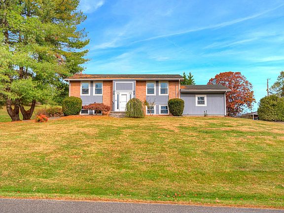 2nd image of 5 S Dudley Dr