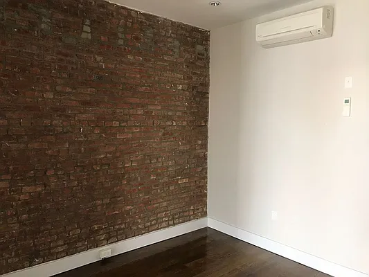 Rented by Premier Metro Realty Corp | media 11