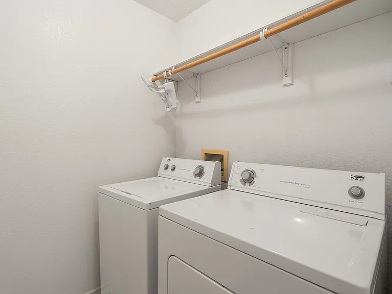854 Lago Vista Dr — Photo 12
