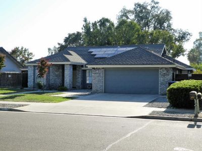 2327 N Thomas Ct, Visalia, CA, 93292