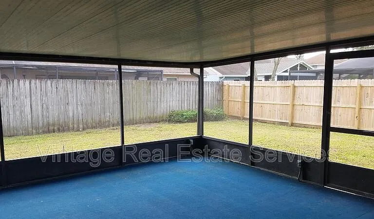 1904 Firethorn Ct — Photo 4