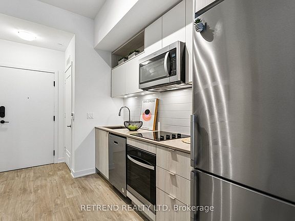 3rd image of 70 Princess St #1725