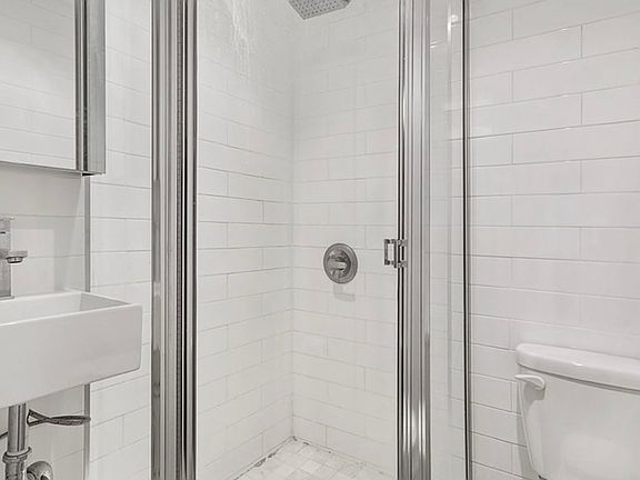 4th image of 310 W 22nd St APT 4