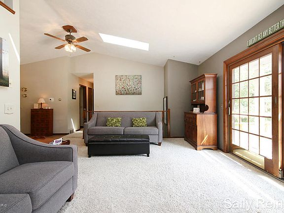 4th image of 7774 Courtland Dr NE