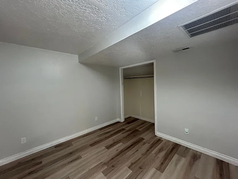 428 N 200 E — Photo 12