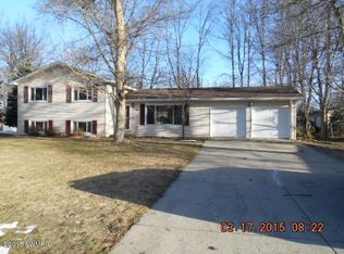 383 Garfield Ave, Holland, MI 49424
