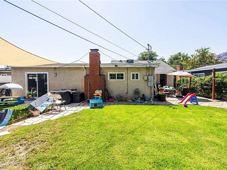 2358 Snowden Ave — Photo 34