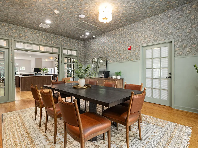 Heritage Apartments — Photo 7