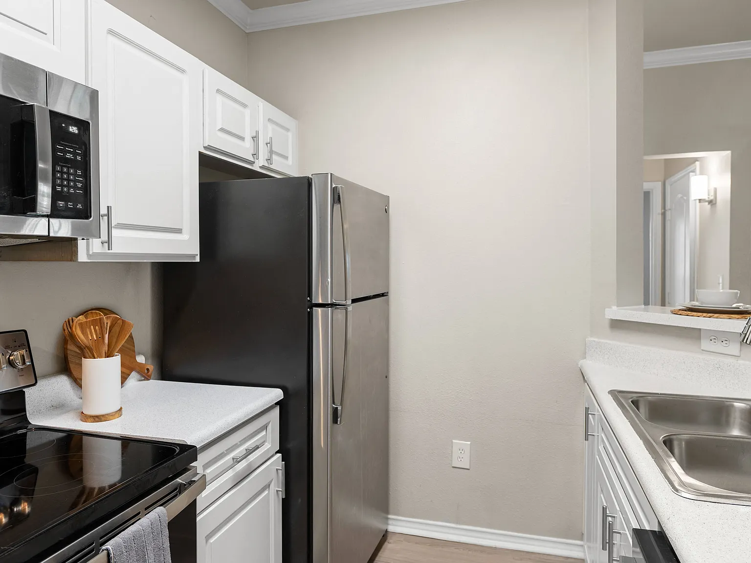 Creekside 121 Apartments — Photo 3
