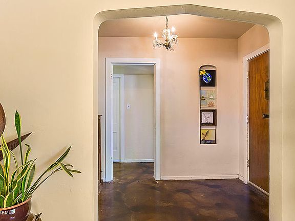 3rd image of 54 W Mariposa St
